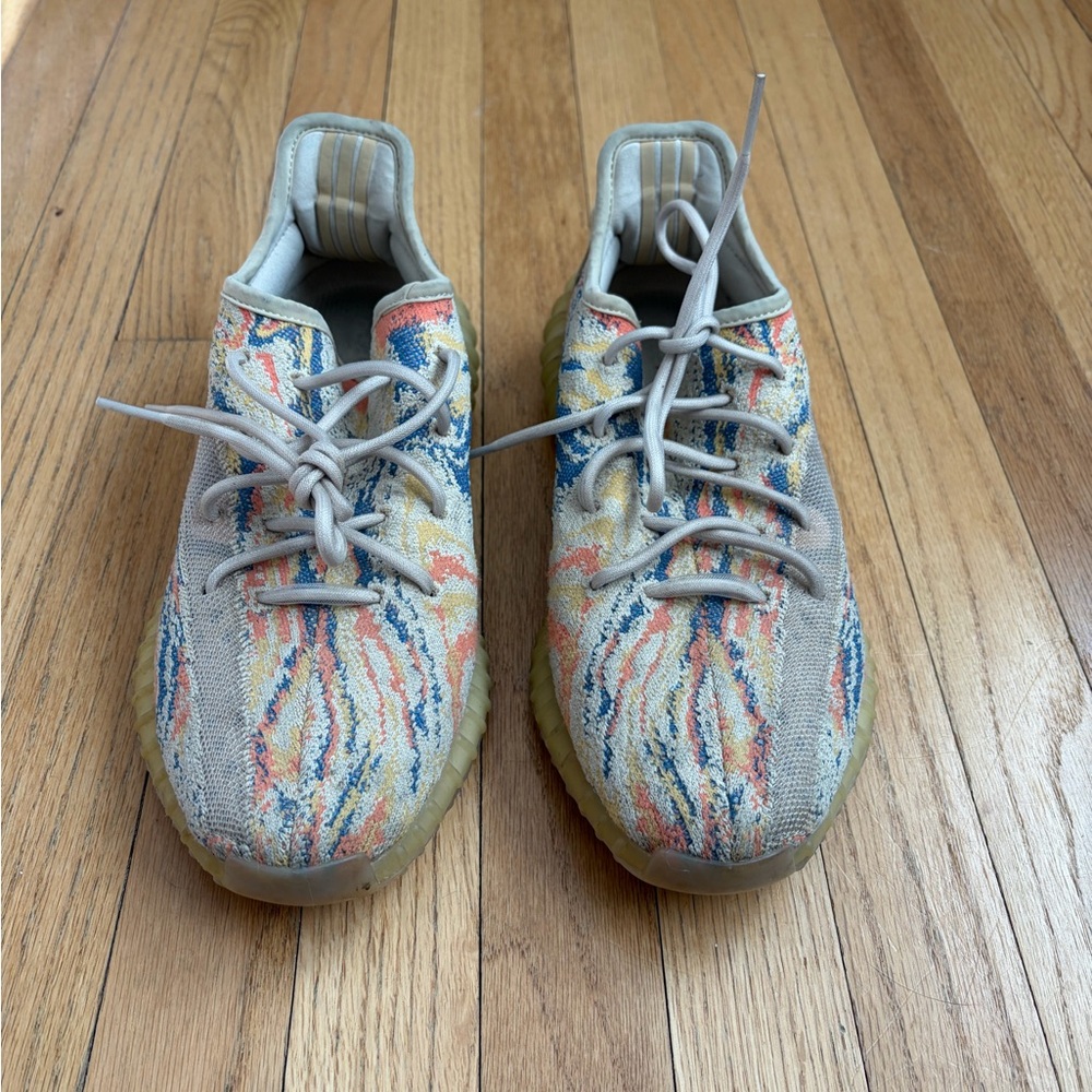 Men’s Yeezy Sneakers